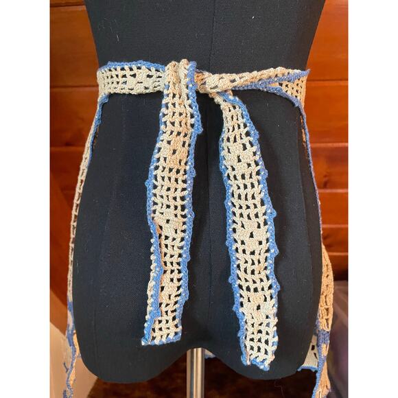 Vintage 50s Handmade White and Blue Open-Weave Crocheted Half Apron - Picture 7 of 7
